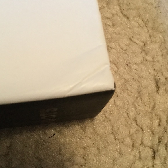 BNWOT The HIstory of Shoes by Michelle Brachet - Picture 4 of 4